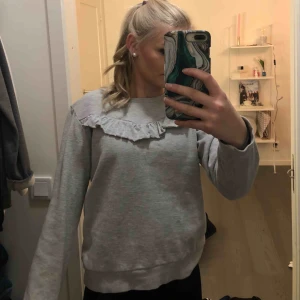  - Tröja ifrån kappAhl, använd få gånger.