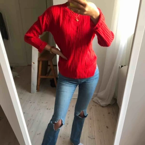  - Röd tröja från zara! Köparen står för frakten 