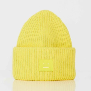  - Jag säljer en ny och fräsch acnemössa