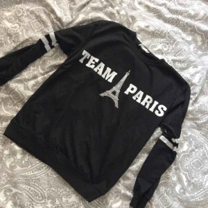  - Knappt använd tröja 