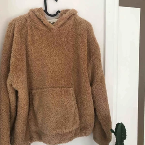  - En super mysig Teddy hoodie, jätte skön och passar fint nu till hösten!🥰