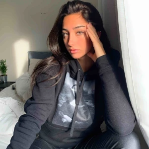  - Säljer denna hoodien från thecoolelephant, helt ny. Endast testade. Frakt tillkommer 