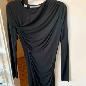  - Tiger of Sweden klänning sparsamt använd. Kan pratas vid snabb affär 