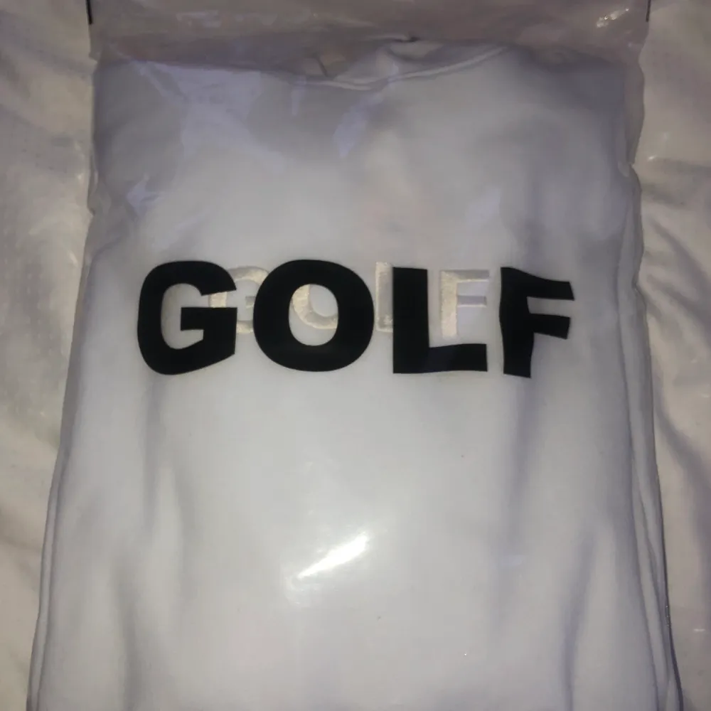 Golf Wang vit hoodie. Helt ny. Aldrig använd. Kommer i original förpackning och med lappen/etiketten på.. Hoodies.