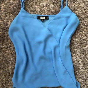 Gina - Sött topp ifrån Gina , Fint skick och frakt tillkommer 💓