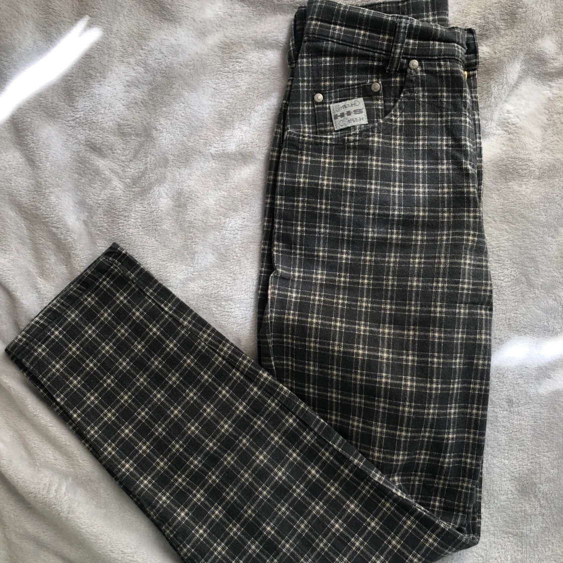 Rutiga 90-tals byxor