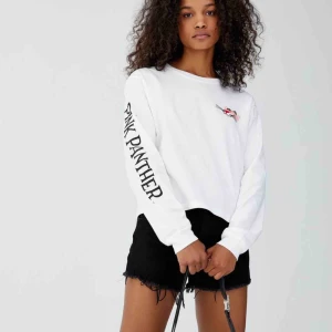  - Tröja från pull&bear i pink panther kollektionen! Inte alls använd mycket. Stl S men skulle säga mer som en XS. Du står för frakten🚚