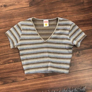  - Mönstrad topp, mycket fint skick 📦 frakt 60:- 