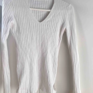  - Super söt tröja från ginatricot som tyvärr ej kommer till användning 