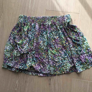  - Super vacker floral kjol för gjord barn 11-12år🌈