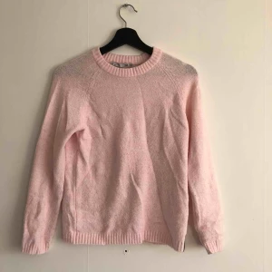  - Ljusrosa tröja 🦩 kan mötas upp i Jönköping annars står köparen för frakten