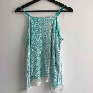  - Ljusblå blus 📘 kan mötas upp i Jönköping annars står köparen för frakten