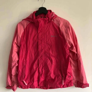  - Regnjacka ☔️ kan mötas upp i Jönköping annars står köparen för frakten 