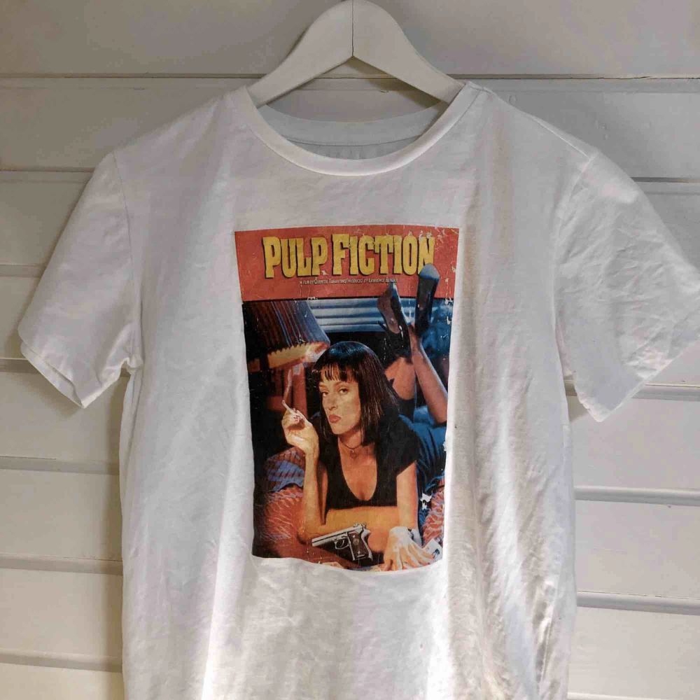 T-shirt gjord av mig med Pulp fiction tryck som motiv. . T-shirts.