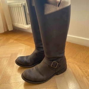  - Primeboots, använda men ändå i bra skick 