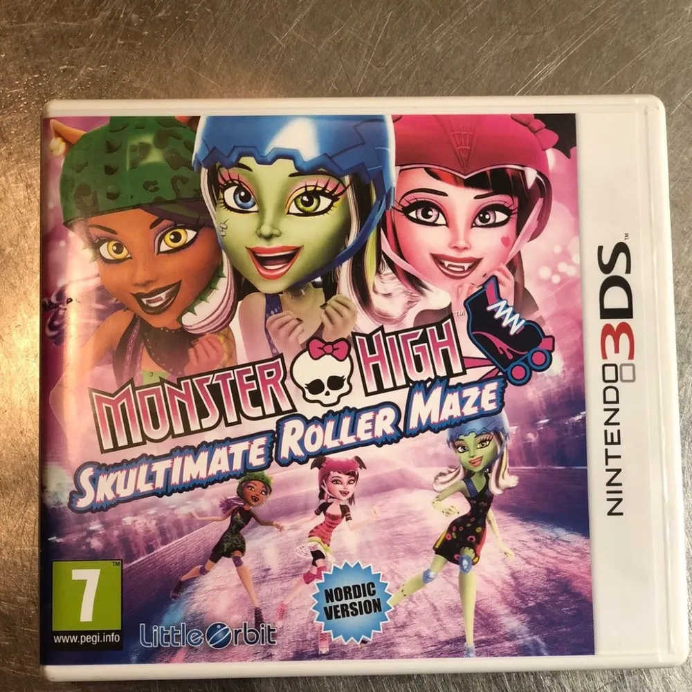  Monster high Skultimate Roller Maze spel för Nintendo 3DS Aldrig använd p.g.a att jag hade ett annat Nintendo Kan fraktas men köparen står för frakt. Övrigt.