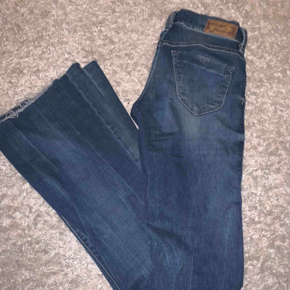 Bootcut jeans från diesel. Nypris 1299 aldrig använda. Passar mig som har w 24. Jeans & Byxor.