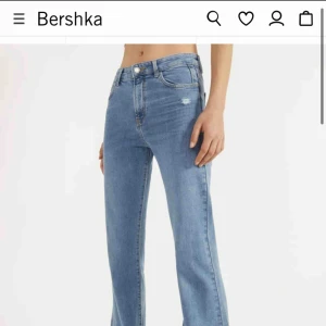  - Helt nya bootcut jeans från bershka, endast testade! Jag är 165cm och har vanligtvis strl W27/L30.