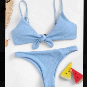  - Jättefin blå bikini från Shein! Säljer pga passar inte mig i modellen. Aldrig använd, endast provad!