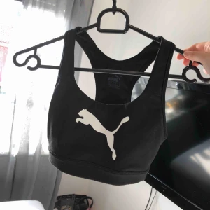  - Sport bh från puma i storlek xs. Aldrig använd, helt ny. 80 kr + frakt