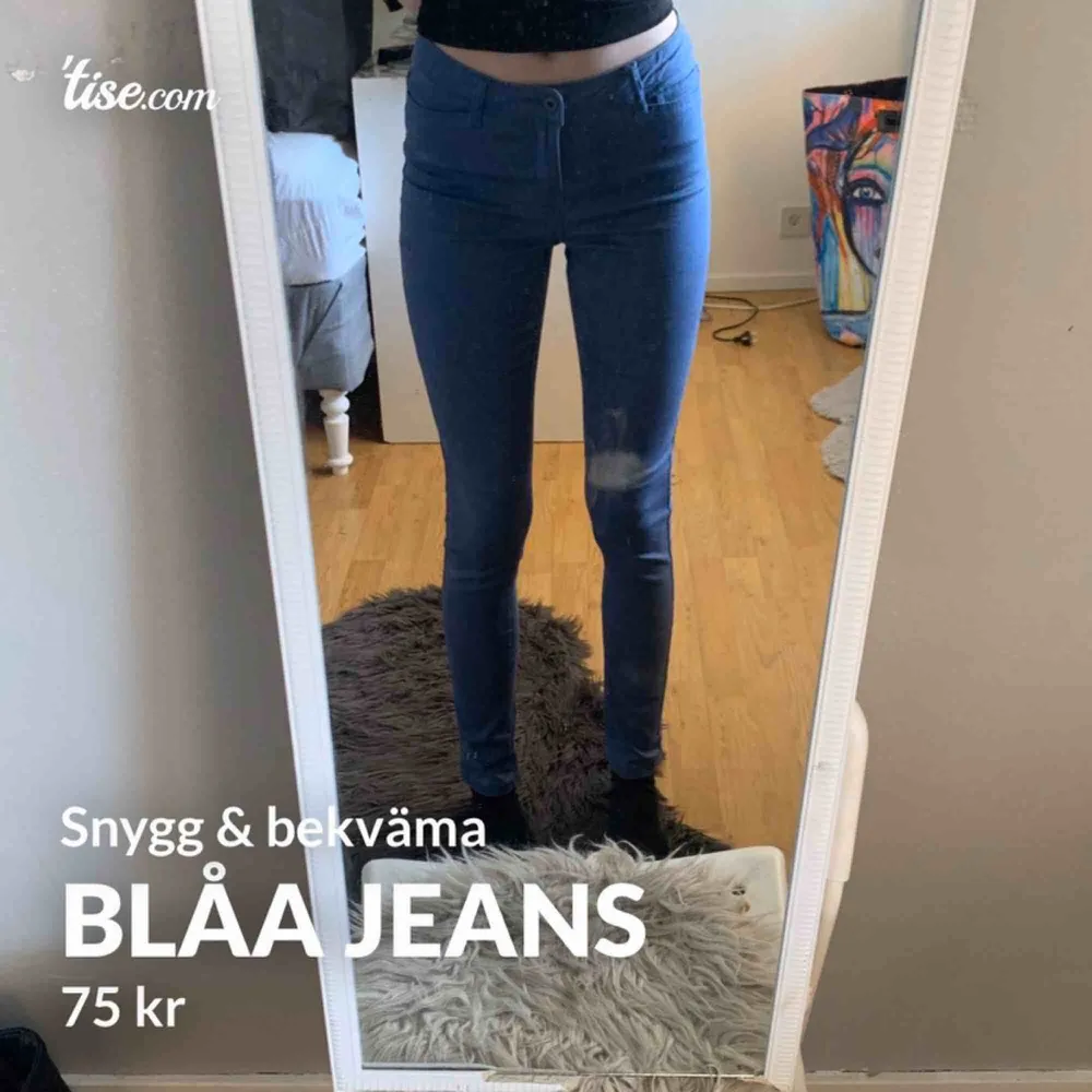 Bra skick, använda max 2 gånger. Sitter väldigt bra på mig som är lång och smal, väldigt fin färg som är tydlig. Står ingen storlek med gissar på 36, från vero moda #snyggbekväma . Jeans & Byxor.