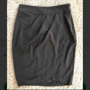  - Oanvänd kjol perfekt till fest, från Bik Bok. Passar även S. Köparen står för frakten🌟🌟