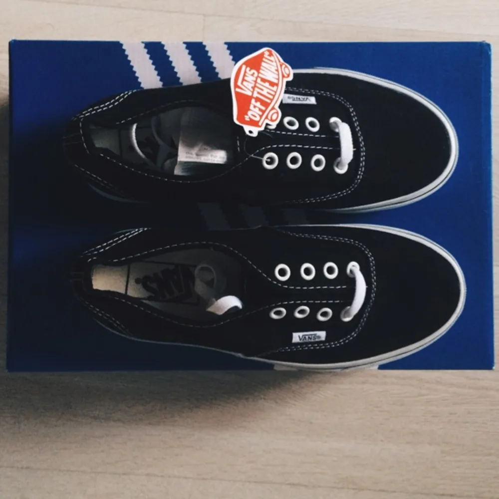 Black Vans Authentic Classics, aldrig använda 👟👌🏾 Eu: 36.5  US: Men 5, Women 6.5  UK: 4 . Skor.