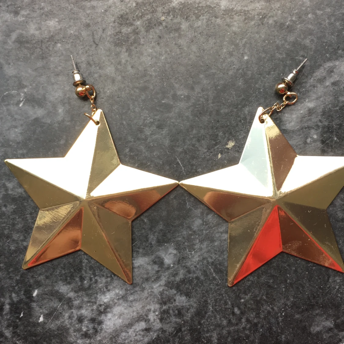 Guldstjärna örhängen 