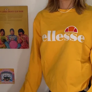 Äkta ellesse tröja - Köpt för 700kr säljer bara för 300kr aldrig använd