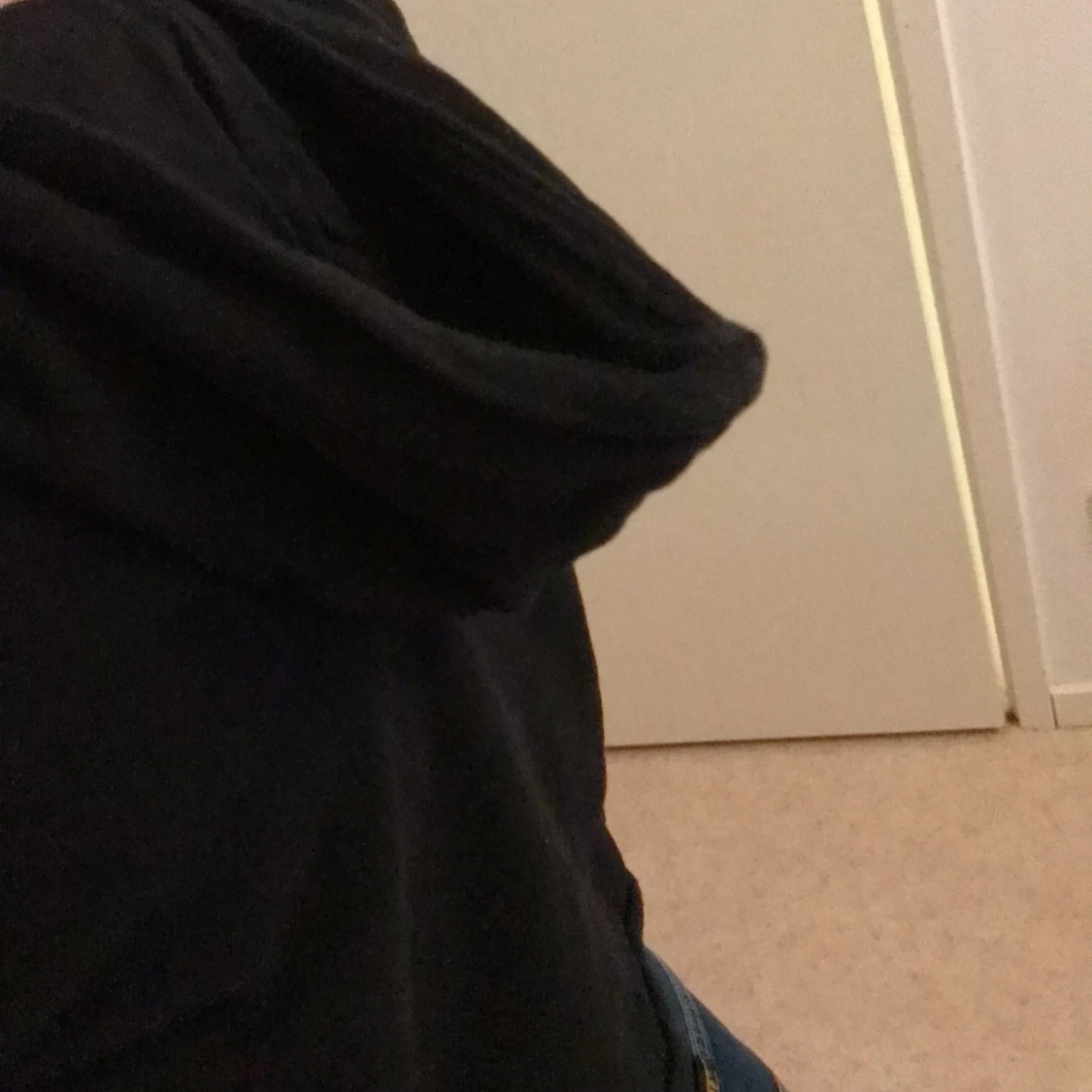 Svart hoodie med text i strl 158/164 - 91