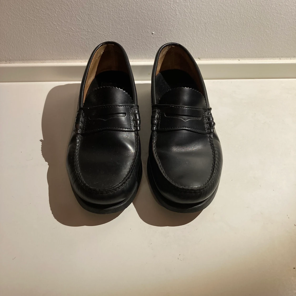 Svarta läderloafers strl 39 - 90