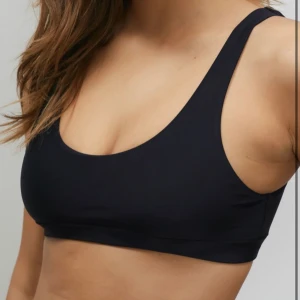 Bikini  - Bikini köpta på Bik Bok för 300kr men Aldrig använd !! 