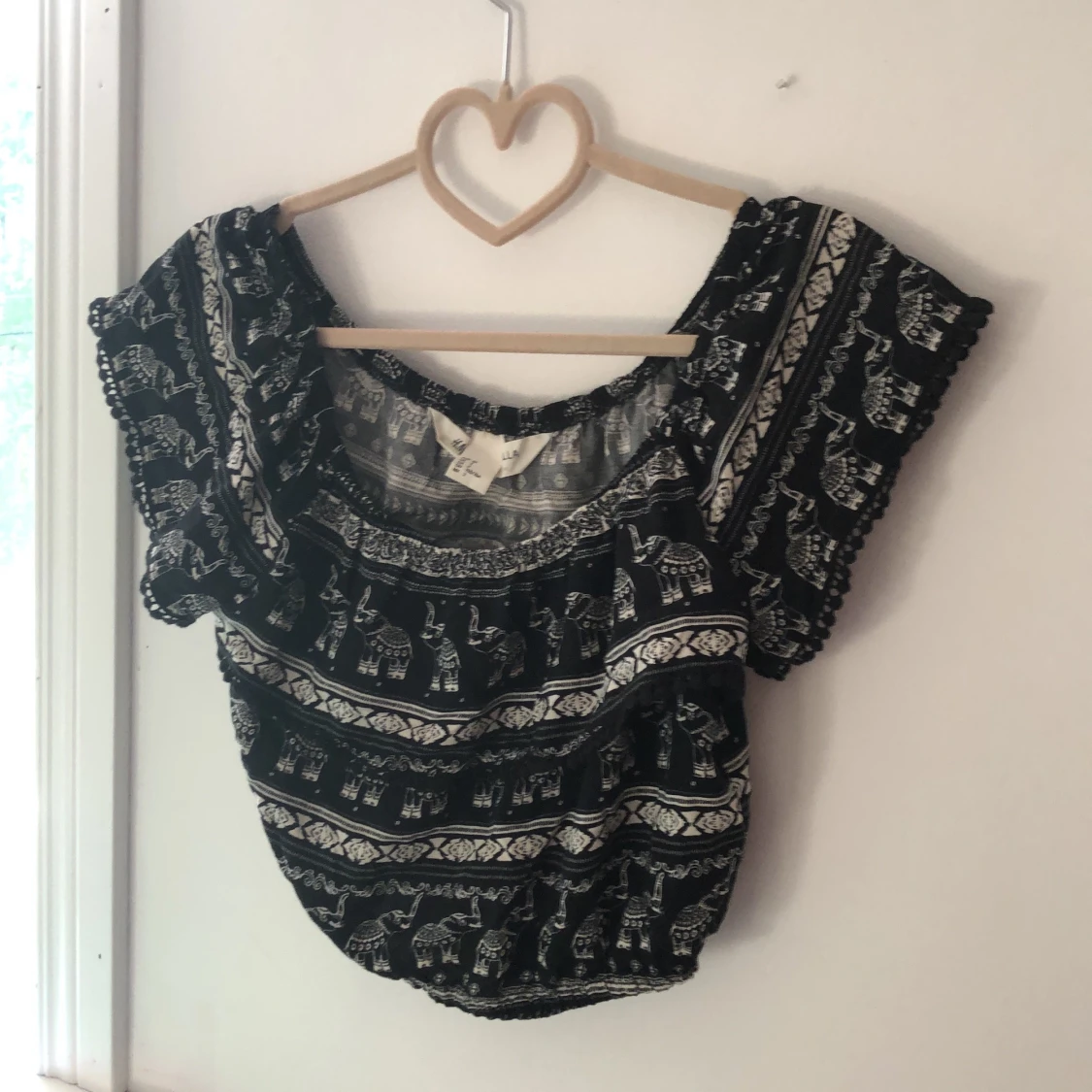 Söt off-shoulder topp! - 90