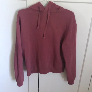 Hoodie från NAKD, storlek s - Skön Hoodie från nakd, väldigt cool färg!! Storlek S