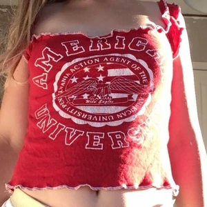 Top - En av mina absoluta favorittröjor, men det känns som att det är dags att skiljas från den. Extremt skön på sommaren.