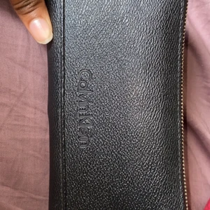 Calvin Klein plånbok  - Knapp använd. Stor och rymlig.