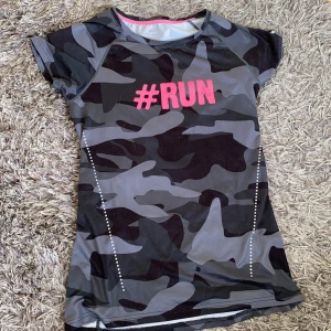 Träningströja från protouch - Träningströja från protouch i kamouflage mönster