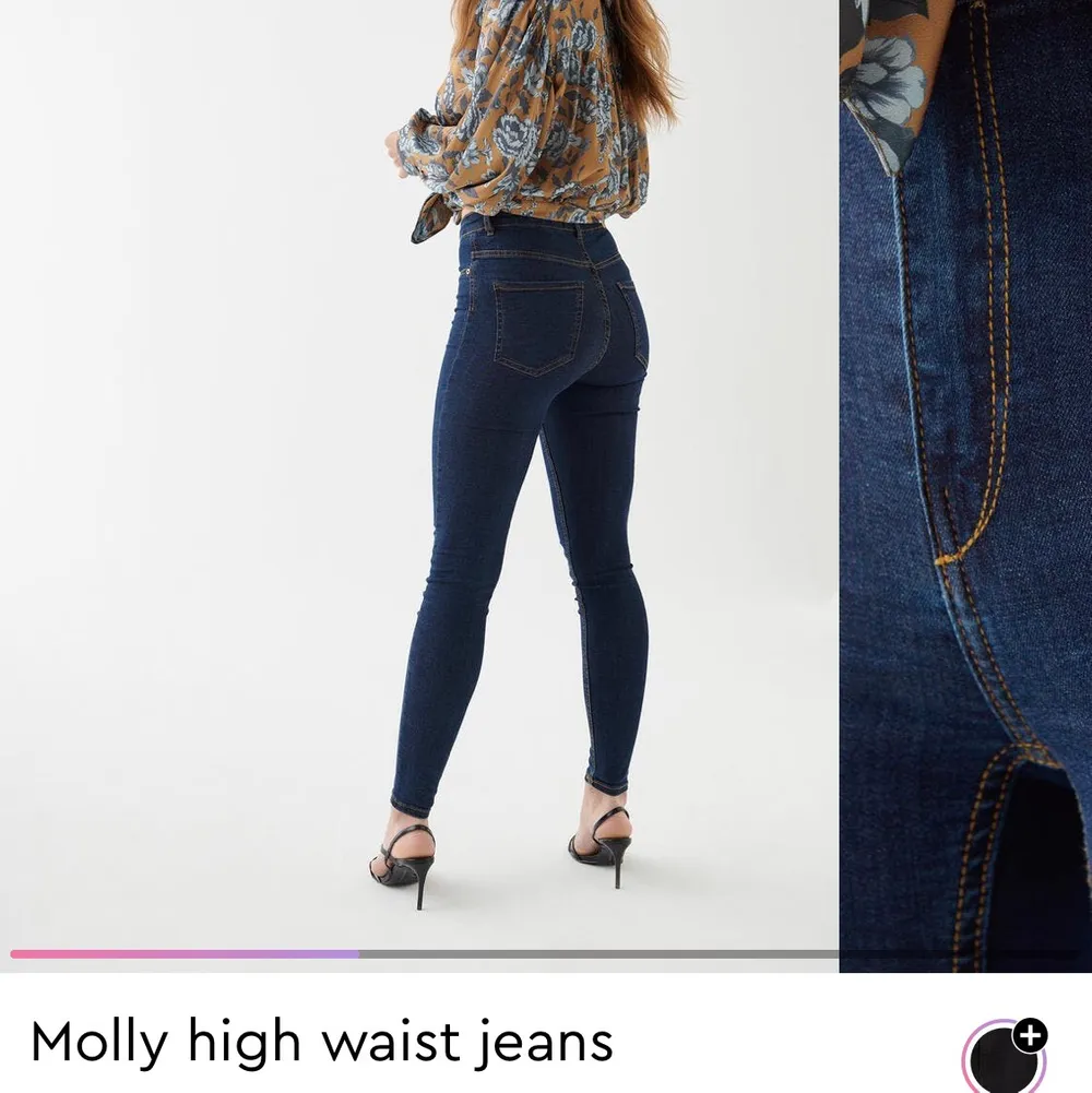 Jättesnygga ”Molly High Waist Jeans” som har används ett fåtal gånger men tyvärr inte fått någon mer användning. 🌸 Jag som har på mig jeansen är 175cm 🦋 (köparen står för frakt). Jeans & Byxor.