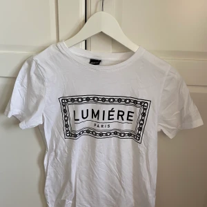 Gina t-shirt - Tshirt från gina, storlek S, 30 kr inkl frakt