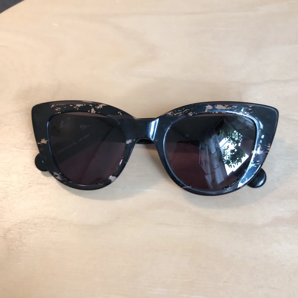 Kenzo sunglasses, perfect conditions. Shipping included . Accessoarer.