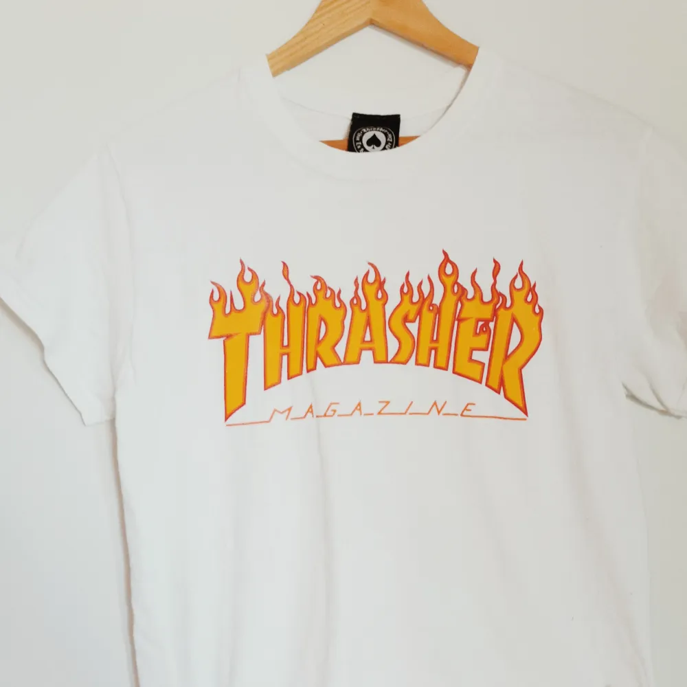 Thrasher T-shirt endast använd några få gånger☁️        Lägg bud:) . T-shirts.
