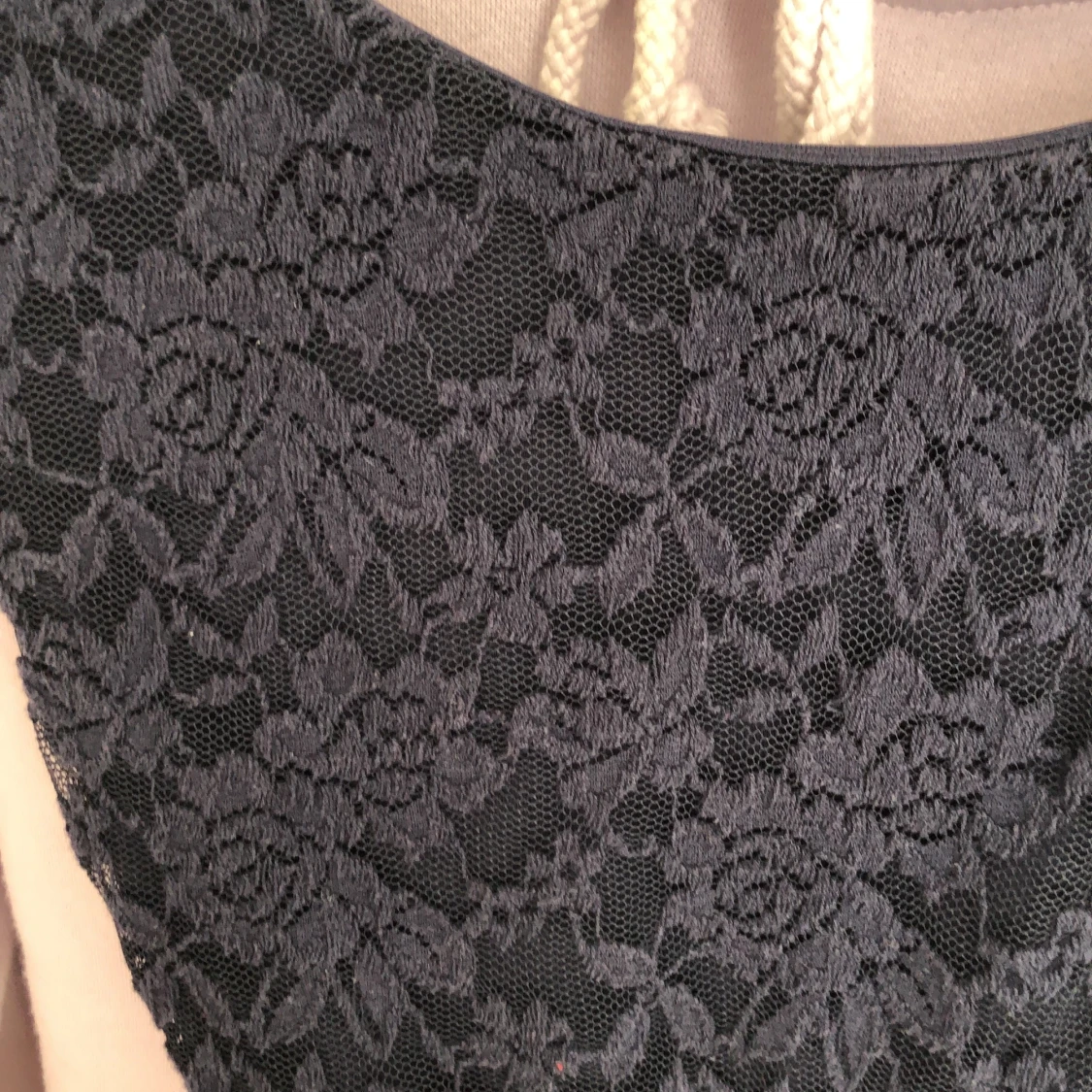 Spets blommig klänning  - 90