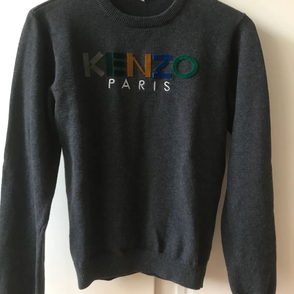 Kenzo tröja i storlek 170 även som en xs . Tröjor & Koftor.