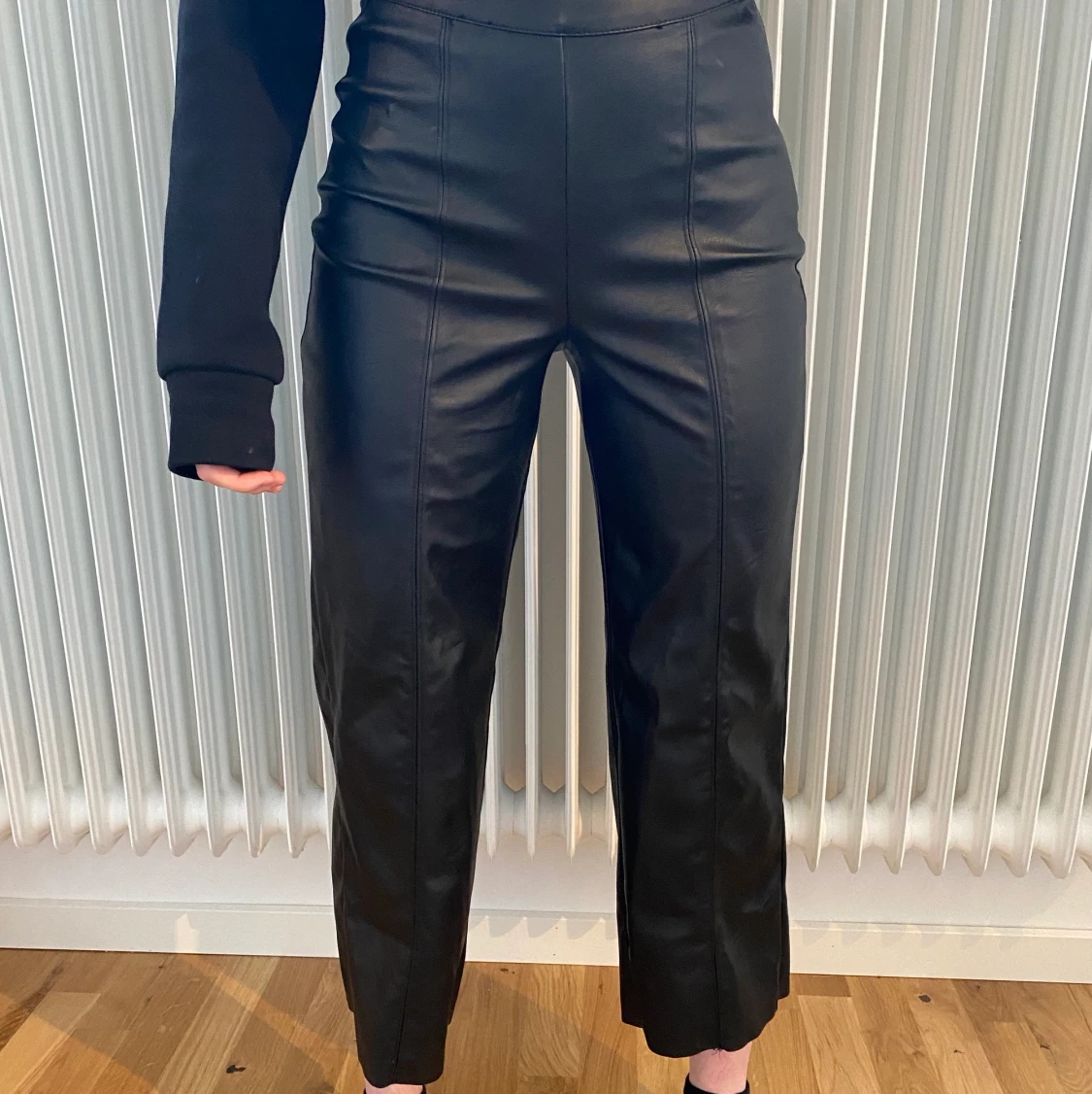 Fejk skinnbyxor - 90