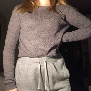  - Stickad tröja från Vila:) mycket fin skick!! Köpare står för frakten!