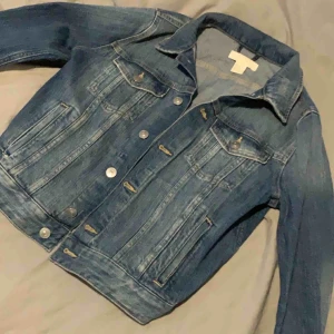 - Jeansjacka från hm, aldrig använd
