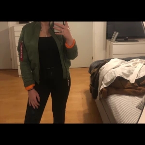 Alpha jacka - Strl 36/38.   Aldrig använd, äkta!