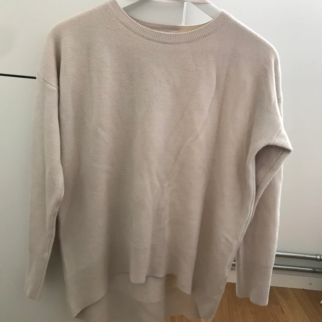 Beige tröja storlek XS