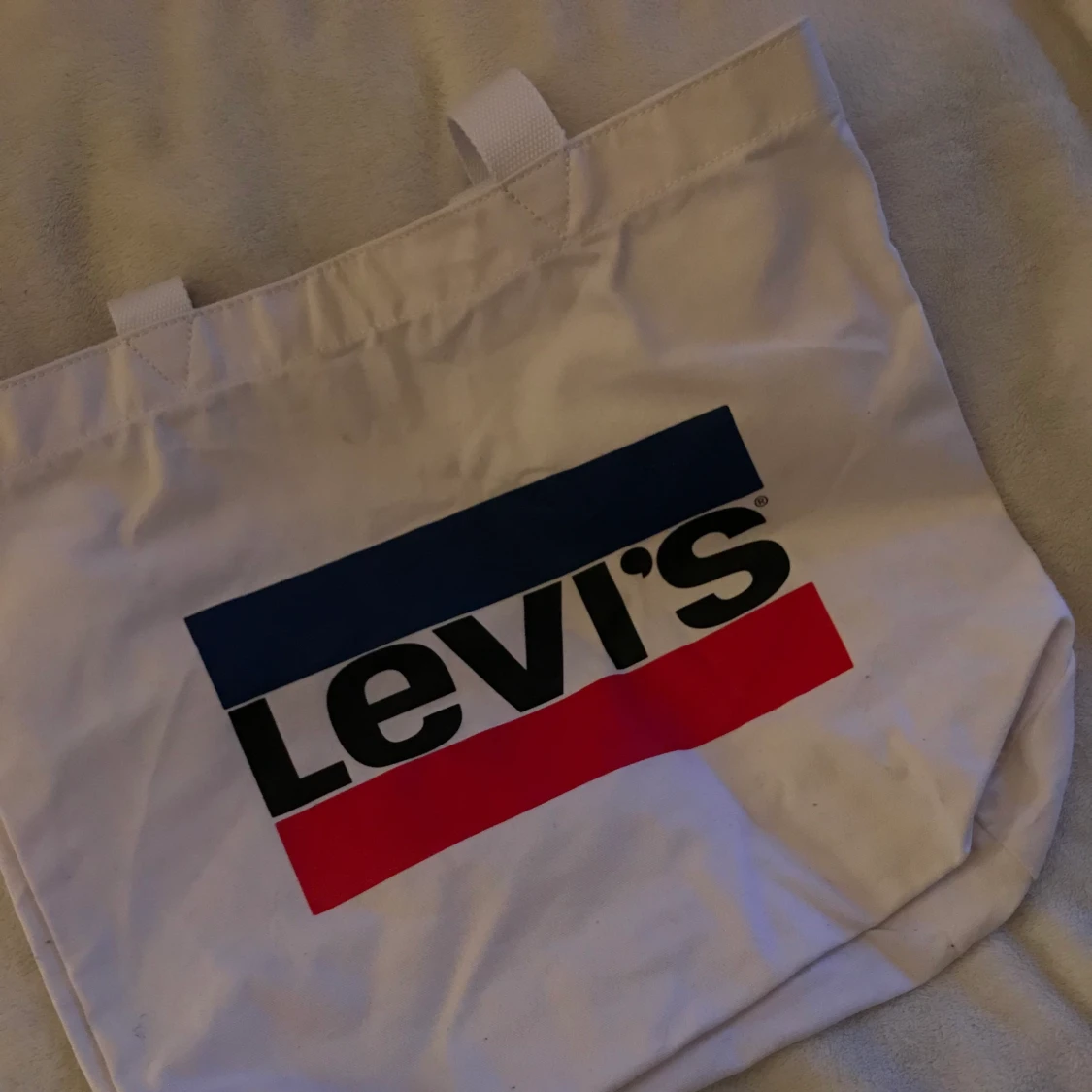 Levis tygväska