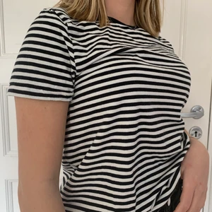 Nelly t-shirt  - Skön tröja från Nelly, sparsamt använd. Strl S men passar även xs✨💞 80+frakt